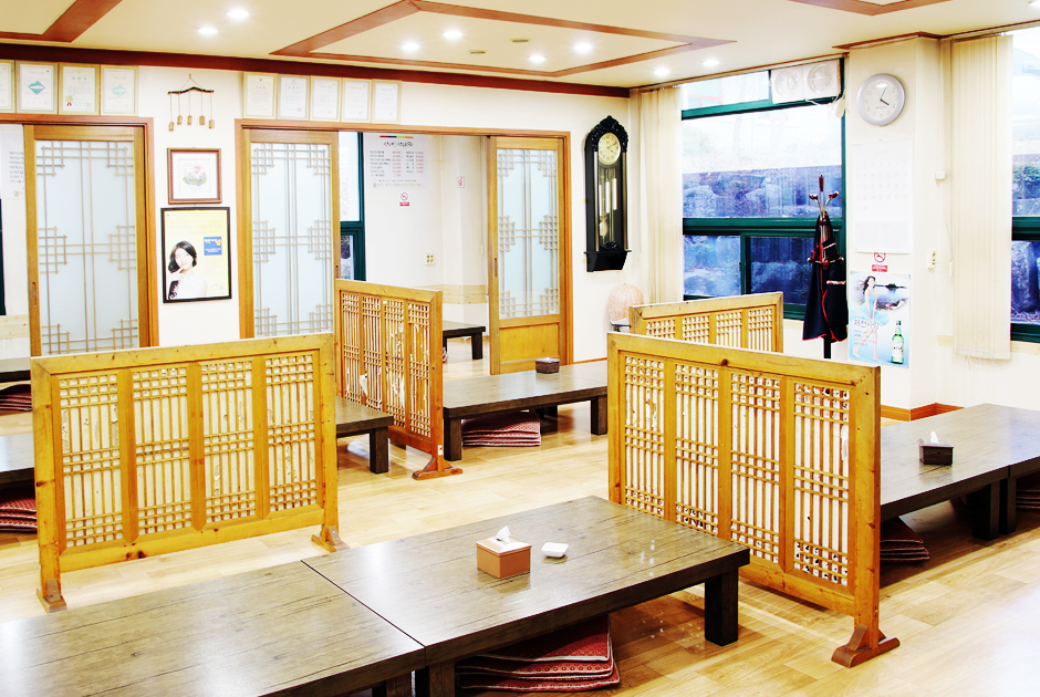 산너울장수촌 식당 내부 사진