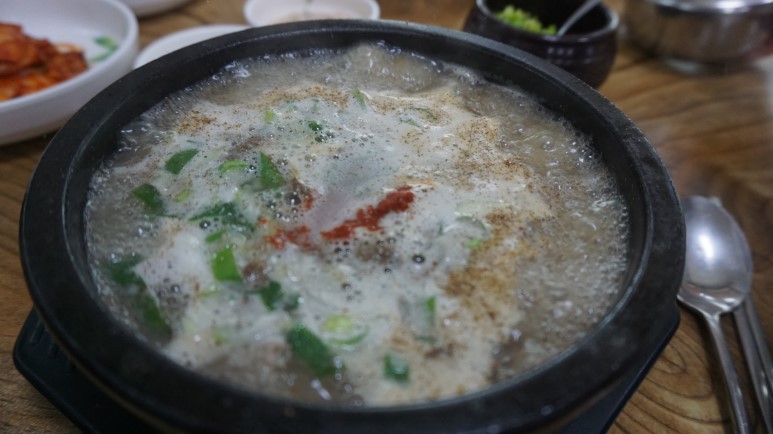 장원순대국 식당 국밥 근접 사진