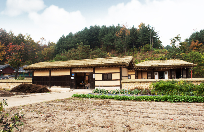 Jayangyeongdang Village School (Jecheon Uibyeong Hall) Tourist Information Center