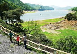 
								옥순봉 생태공원 체험