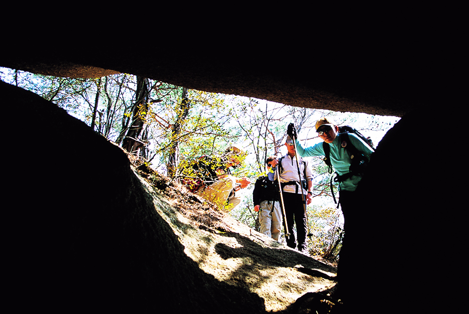 가은산 등산하는 사람들2