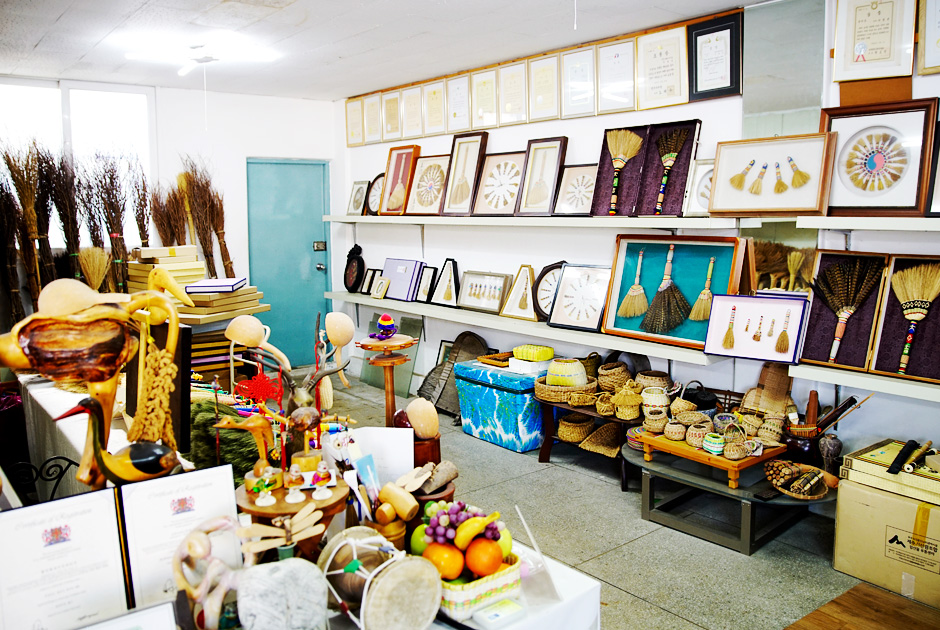 광덕빗자루 공예사 내부 사진