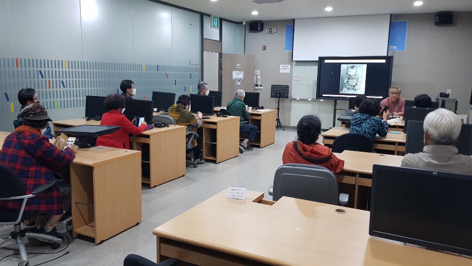 영상미디어센터 '봄' 실버 미디어 교육 사진2