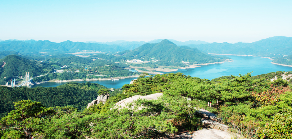 작은동산 정상에서 내려다 본 모습