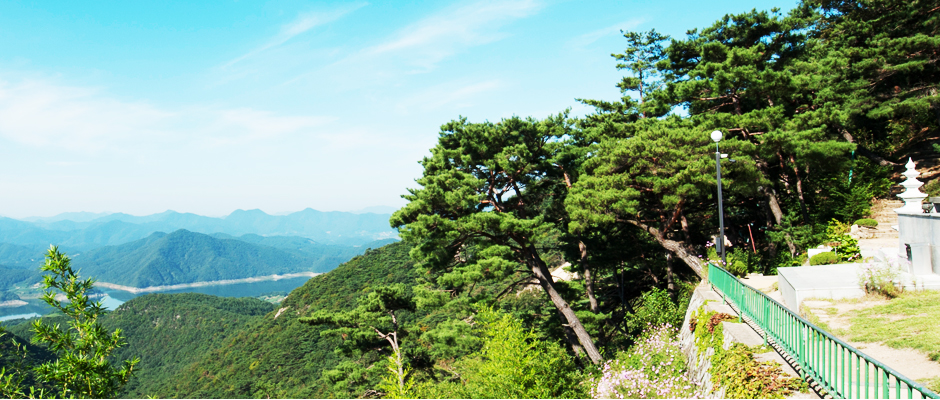 정방사에서 내려다본 전경