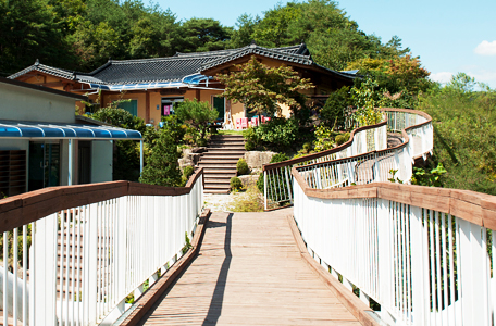 산야초마을 입구 다리